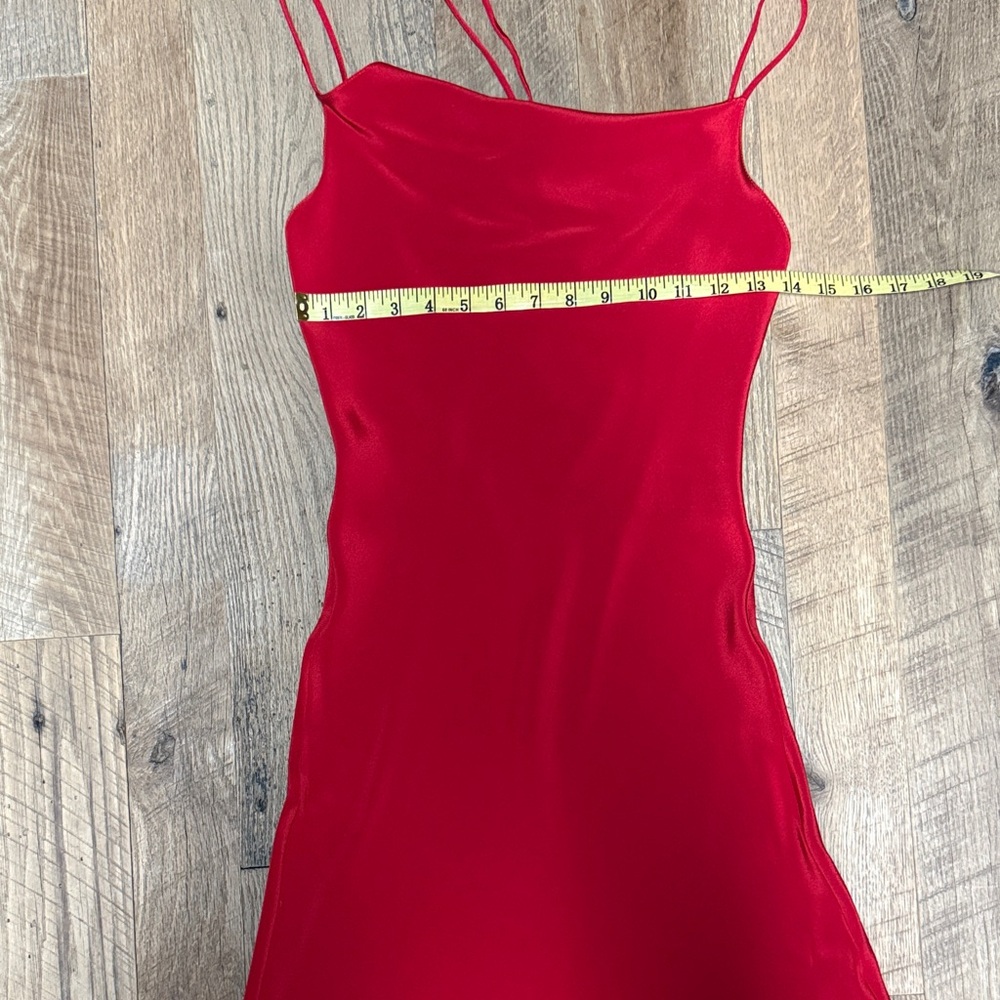Silk backless Red Dress - Picture 11 of 17